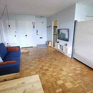  Apartment Downtown Gem By The Subway