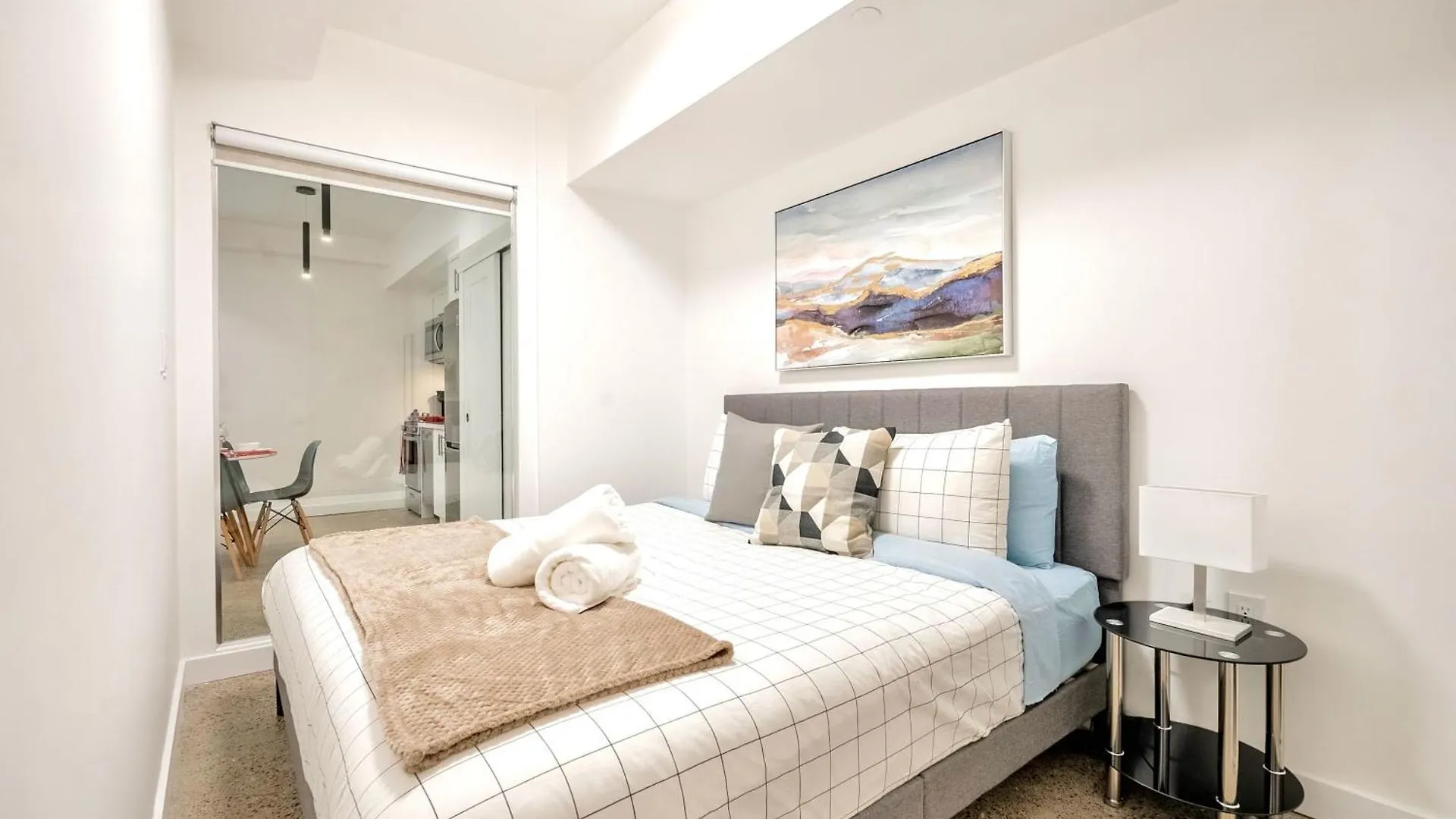 Modern 2Br Apartment - Regent Park Near Downtown Toronto