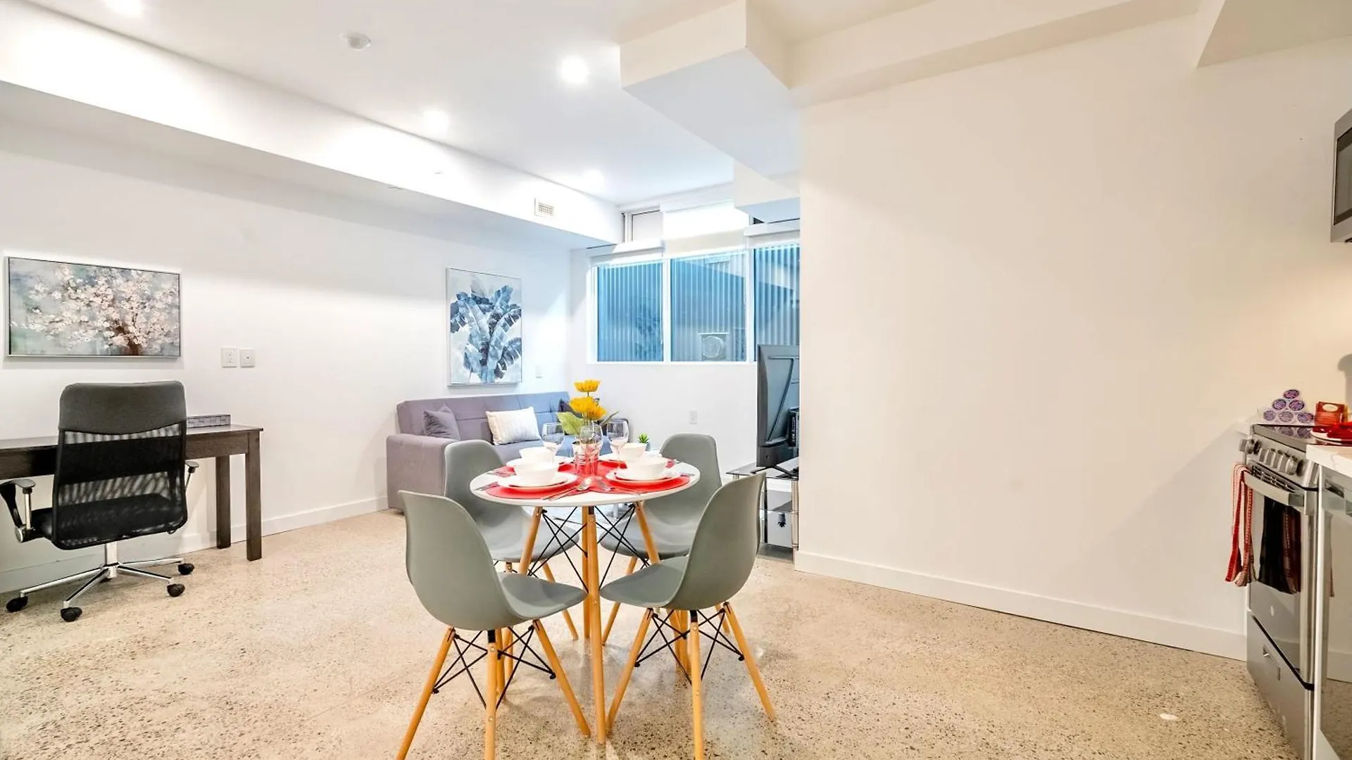 Modern 2Br Apartment - Regent Park Near Downtown Toronto Canada